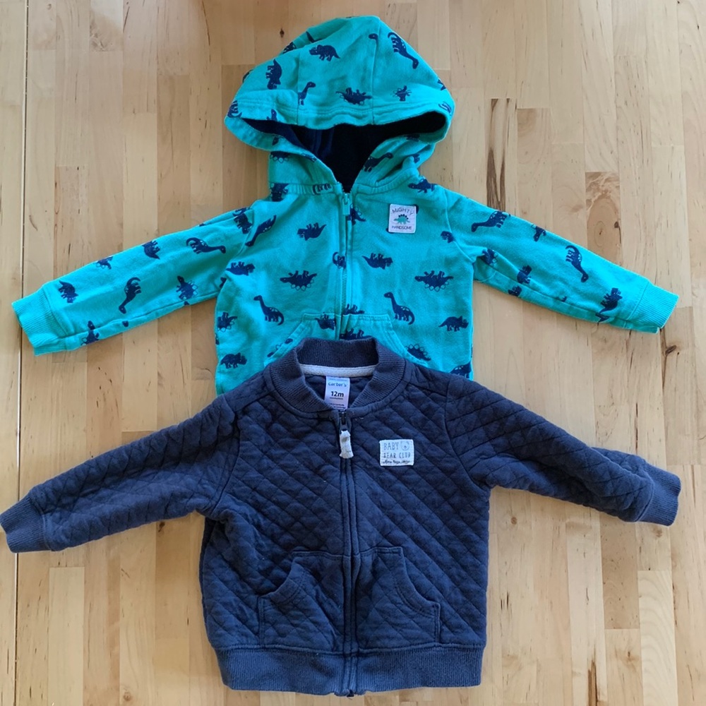 Bundle of 2 Carter’s sweatshirts - 12M